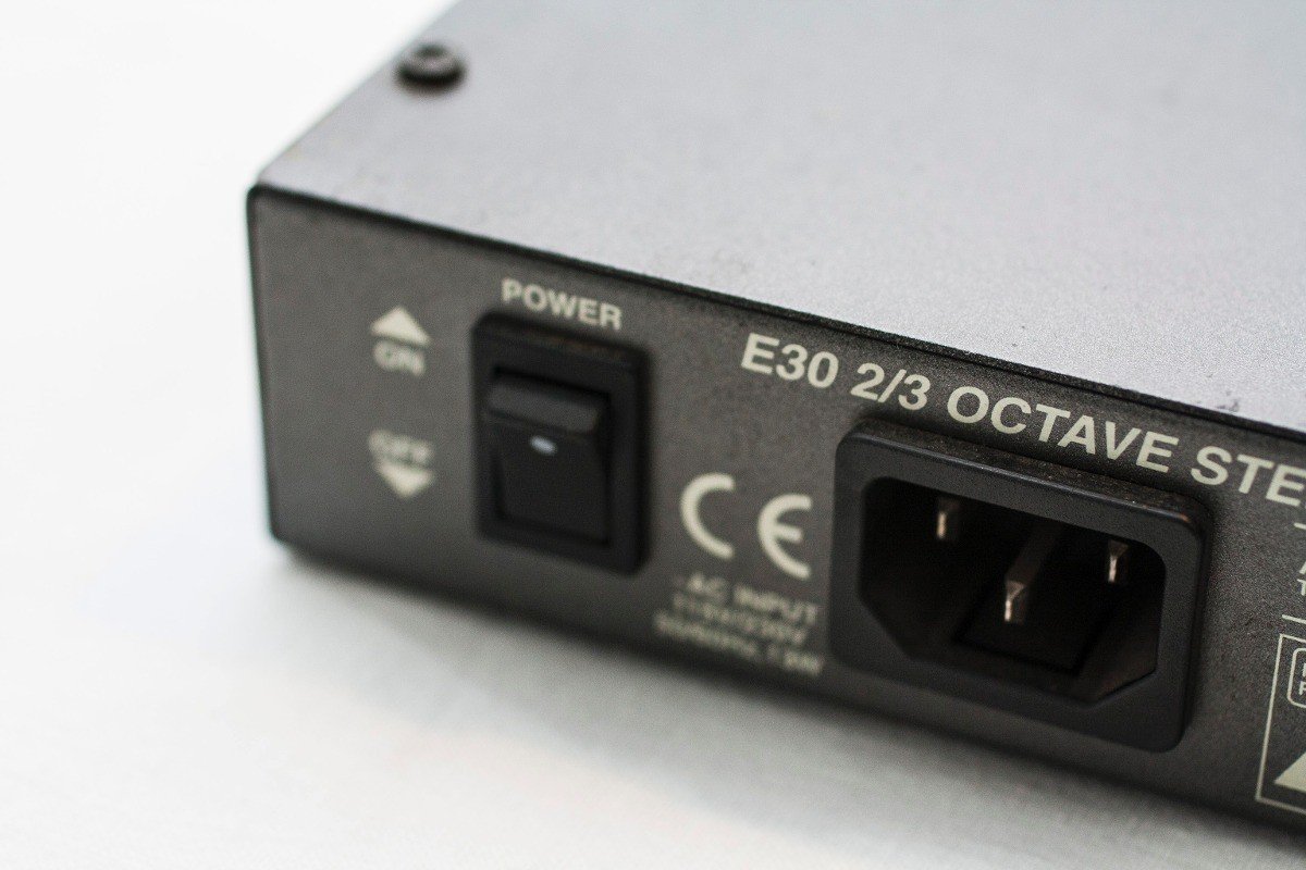 Eq E30 2/3 Octave Stereo 15 Band - Image 4